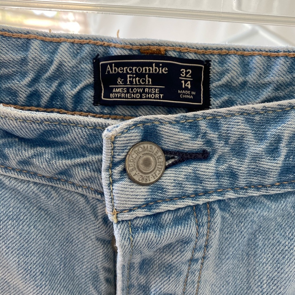 Denim boyfriend shorts Abercrombie & Fitch